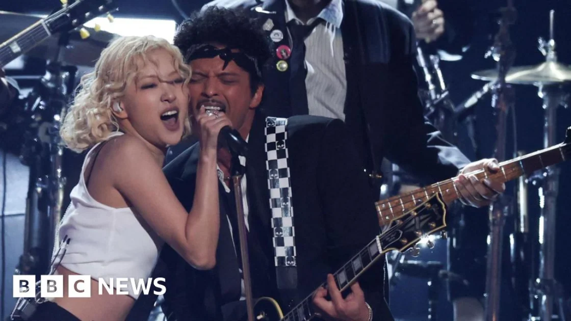 Rosé Blackpink dan Bruno Mars Buka Grammy Awards 2024: Sensasi 'Apt.' yang Menggema di Dunia Gaming Indonesia