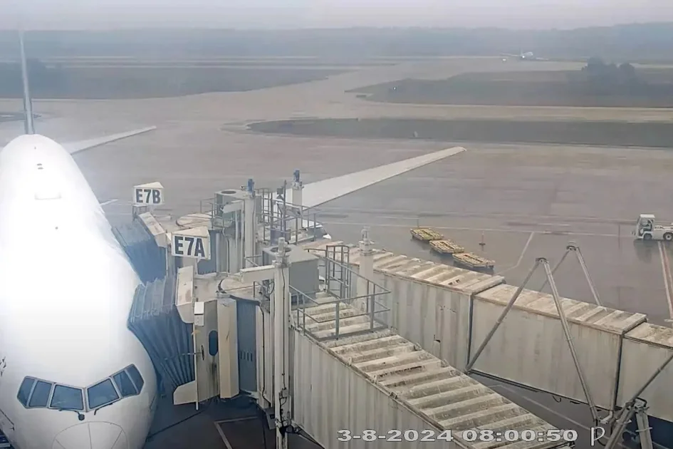 Momen Mencekam United Flight Tergelincir di Houston: Analisis Detail Rekaman NTSB Terbaru